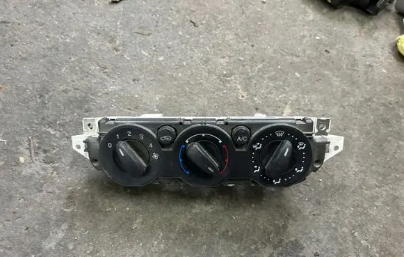Ford Focus Climate control unit 7M5T19980AA