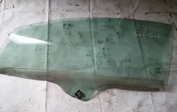 Fiat Punto (188) Front door window glass four-door as2