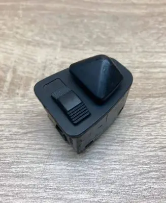 BMW 7 E38 Wing mirror switch 8373691