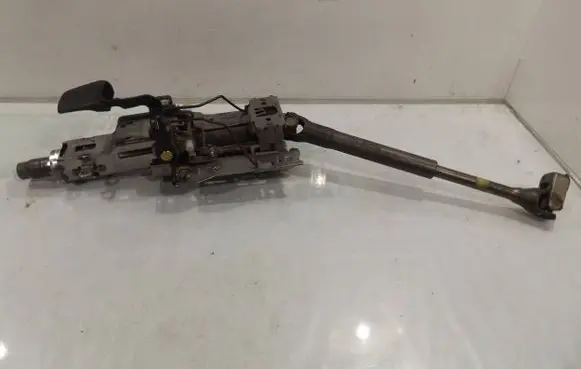 Volkswagen Touran I Steering wheel axle