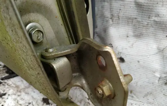 Mazda 626 Rear door lower hinge