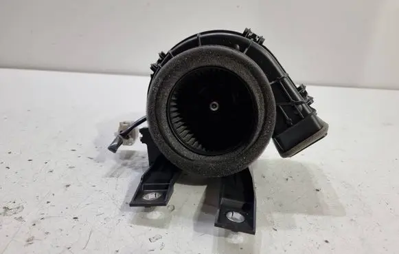 Toyota C-HR I Hybrid/electric vehicle battery fan G923047080 BASF510B03 1608015444