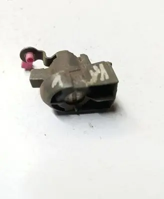 Nissan Micra Coupe door lock (next to the handle) 8d94aw