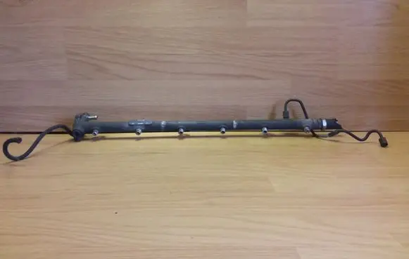 Mercedes-Benz E W210 Fuel main line pipe A6130700095 0445216004 A0041531528