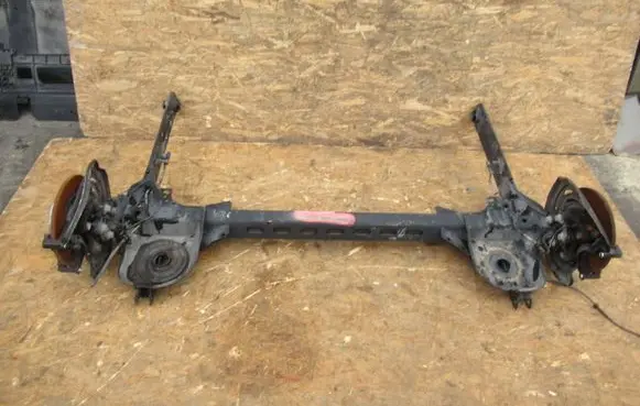 Renault Trafic III (X82) Rear axle beam 