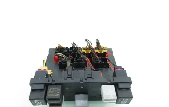 Volkswagen PASSAT B6 Central body control module 3C0937049J