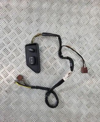 Land Rover Discovery Seat control switch 