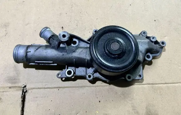 Mercedes-Benz C W203 Water pump A6462010110