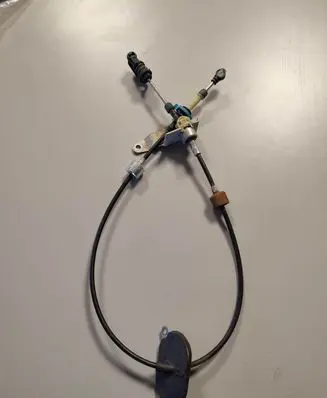 Gear shift cable linkage