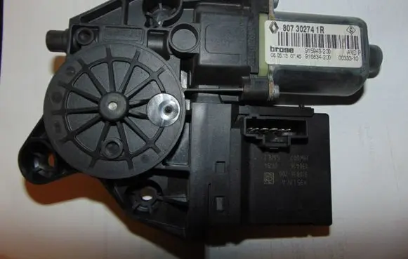Renault Scenic III - Grand scenic III Front door window regulator motor 807302741R 910836200 0130822478