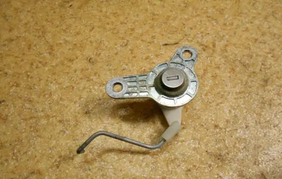 Maserati Quattroporte Front door lock (next to the handle) 
