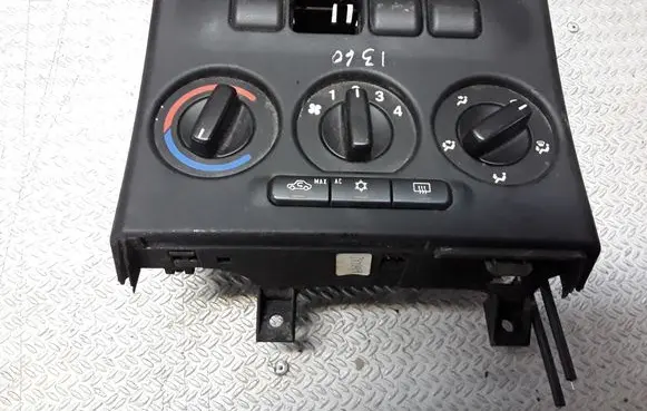 Opel Zafira A Climate control unit 90589777
