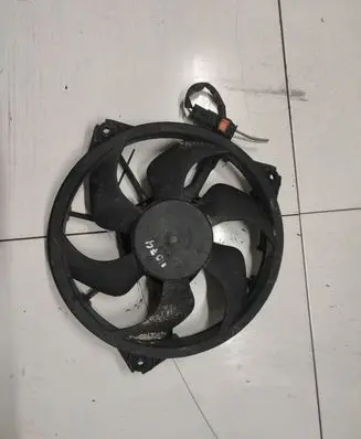 Peugeot Expert Radiator cooling fan shroud 