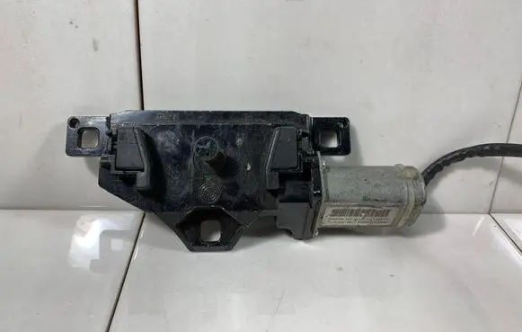 BMW 7 E65 E66 Tailgate/trunk/boot lock/catch/latch US7014872