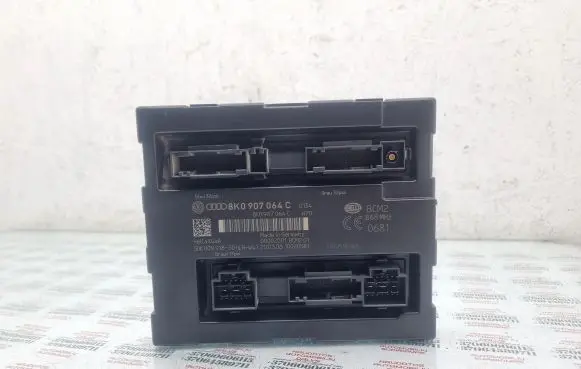 Audi A4 S4 B8 8K Comfort/convenience module 8K0907064C