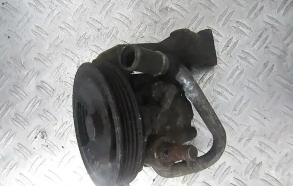 Mazda Xedos 6 Power steering pump