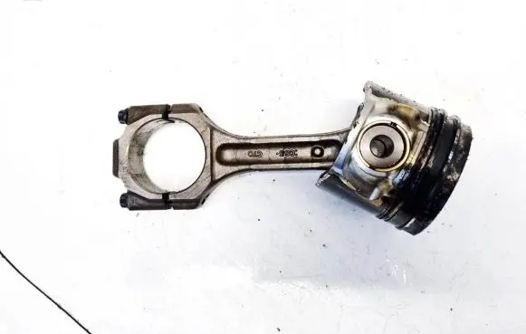 KIA Carens I Piston with connecting rod