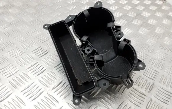 Cup holder front