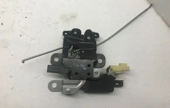 Ford Mustang V Tailgate/trunk/boot lock/catch/latch