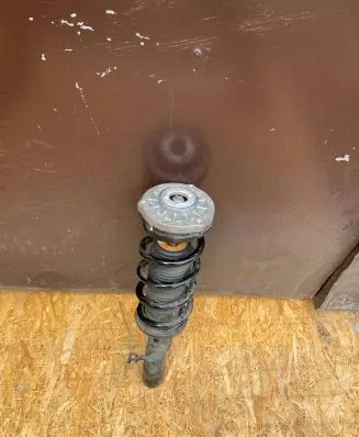 BMW 8 G15 Front shock absorber with coil spring 6878113 108450 18B227MB1566