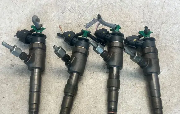 Peugeot 2008 I Fuel injectors set 0445110340 870692