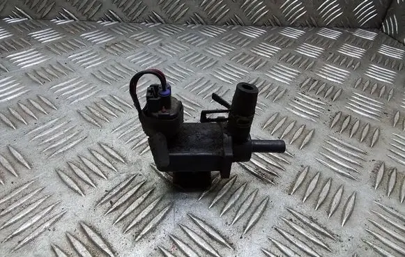 Toyota Prius (XW20) Vacuum valve 9091012259 1362002771