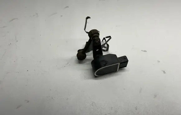Mercedes-Benz C W205 Air suspension front height level sensor A2229050503