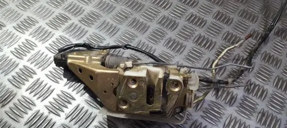 Mazda 323 F Front door lock