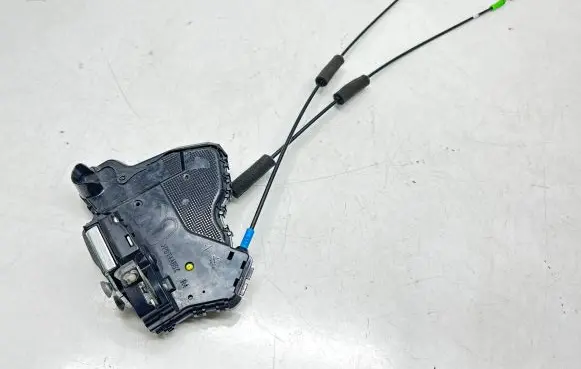 Toyota Land Cruiser (J150) Front door lock 6903060240 6975060040 6971060030