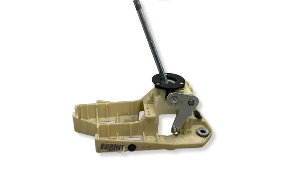 Volvo V70 Gear shift cable linkage 30646411