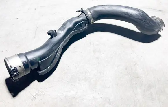 BMW 5 GT F07 Intercooler hose/pipe 11617809834 7809834 7800145