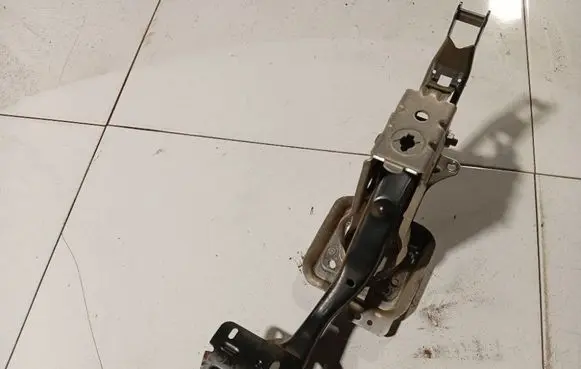 Skoda Octavia Mk2 (1Z) Brake pedal 