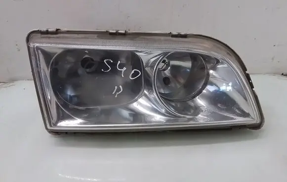 Volvo S40, V40 Headlight/headlamp