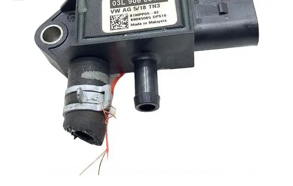 Skoda Octavia Mk3 (5E) Exhaust gas pressure sensor 03L906051B