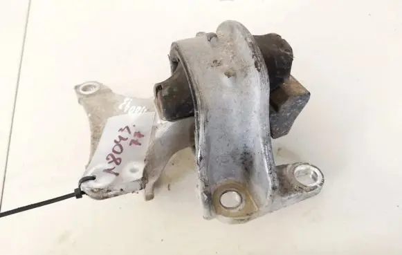 Honda Civic Engine mount bracket