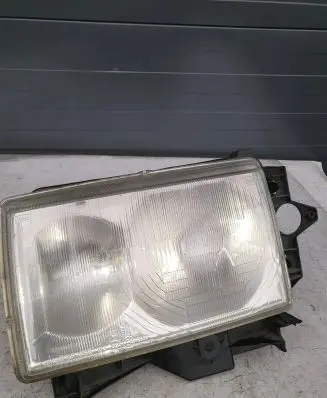 Land Rover Range Rover P38A Headlight/headlamp E23102