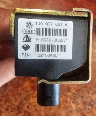 Volkswagen Golf IV ESP acceleration yaw rate sensor 1J0907651A 10098000531 3210048541