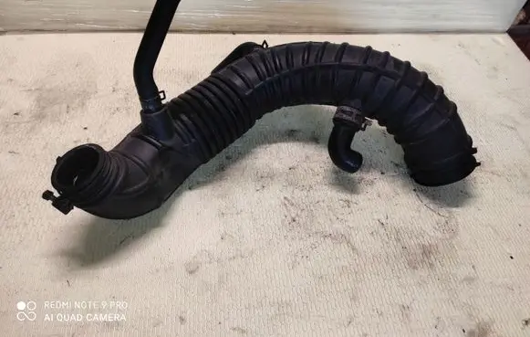 KIA Rio Turbo air intake inlet pipe/hose 281401W100