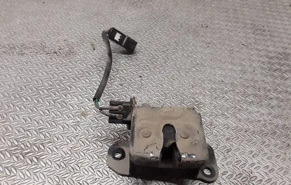 KIA Sportage Tailgate window lock/catch/latch 