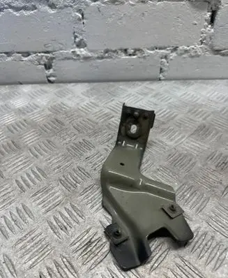 Opel Insignia A Fender mounting bracket