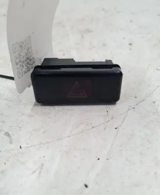 Subaru Impreza II Hazard light switch