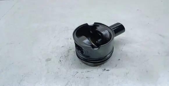 BMW 1 E81 E87 Piston 9R42008 084088