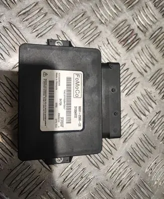 Volvo XC70 Hand brake control module 31334872