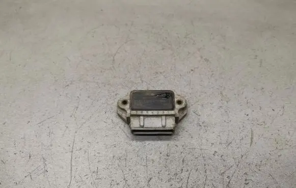 Audi 80 90 B3 Ignition amplifier control unit 1227022008