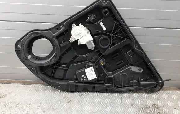 Mercedes-Benz GL X166 Rear door window regulator with motor A1667300279