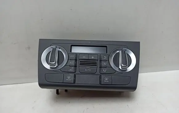 Audi Q3 8U Climate control unit 8U0820043D
