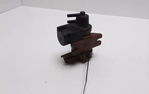 Ford Focus Turbo solenoid valve 6116300