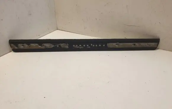 Volvo XC70 Front sill trim cover 8659960