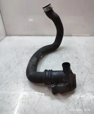 Mercedes-Benz E W212 Engine coolant pipe/hose A6422001156