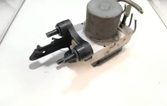 Mercedes-Benz E W212 ABS Pump 0265236369 A2124313515